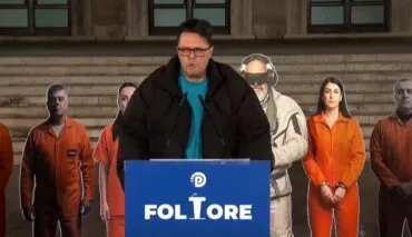 “Sa herë hap gojën është kapak pusete”/ Aktori Liçaj, përpara Kryeministrisë: Ka filluar të japë Elisën për një…