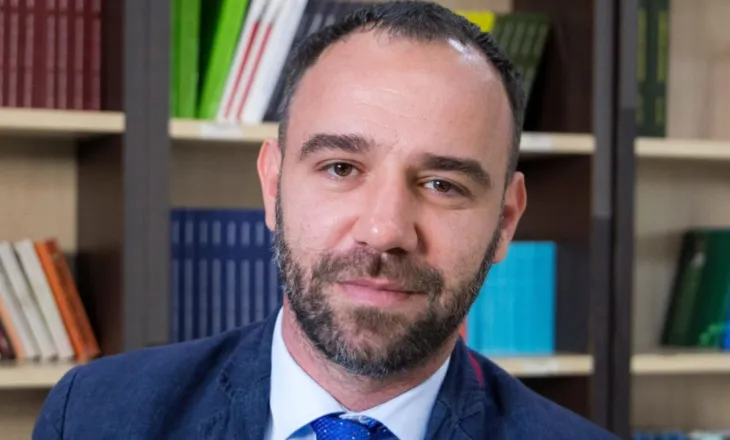 Sali Berisha sot ka partinë, logon, vulën, por nuk ka arritur të fitojë ndonjë betejë politike