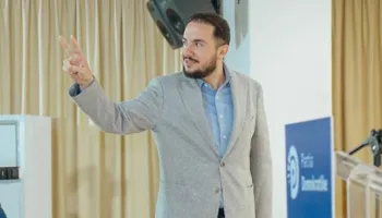 Salianji ndan fotot pas takimit me demokratët ne Vlorë: Korrupsioni e ka kalbëzuar qeverinë