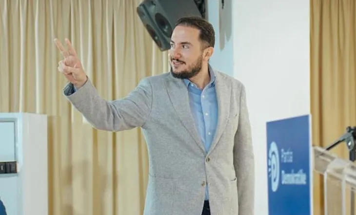 Salianji ndan fotot pas takimit me demokratët ne Vlorë: Korrupsioni e ka kalbëzuar qeverinë