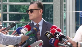 Seanca në GJKKO/ Cakrani zbulon provën e re dhe paralajmëron një ‘show fantastik’ në gjykatë