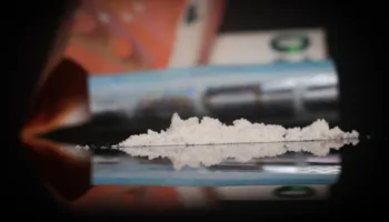 Sekretari i gjykatës harroi të hidhte një firmë, lirohet trafikanti shqiptar i kokainës