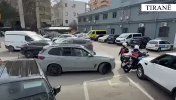 Sekuestrohen katër mjete me vlerë 200 mijë euro, shpallen në kërkim dy persona