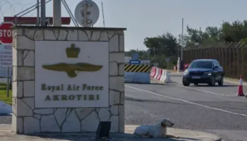 Sërish sirena alarmi në Akrotiri të Qipros, autoritete thirrje banorëve