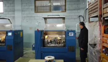 Serrat greke me produkte shqiptare, spango që prodhohet në Kavajë eksportohet në vendin fqinj, tregtarët: Këtu bujqësia po tkurret