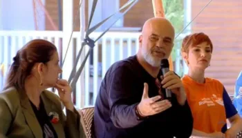 Servilizmi i pa kufij i Mirela Kumbaros: Ne jemi kalimtarë, Edi Rama jo