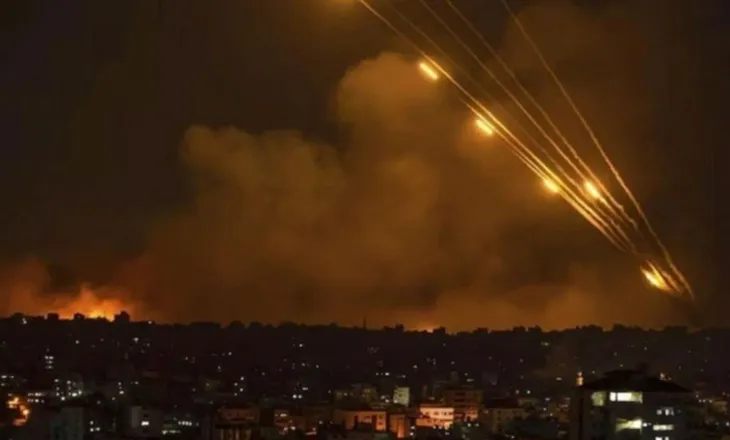 SHBA dhe Izraeli intensifikojnë sulmet ndaj Iranit, goditen fabrikat e raketave