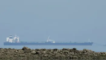 SHBA heq përkohësisht sanksionet për naftën e bllokuar ruse në det