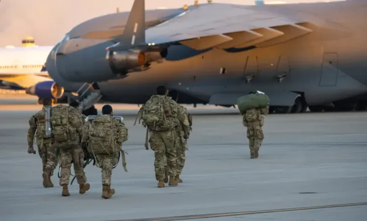 SHBA shqyrton vendosjen e trupave pranë Ngushticës së Hormuzit