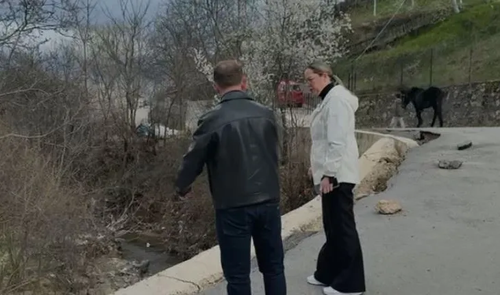 Shembja e rrugës në Rëmenj të Pogradecit, deputetja e PD: U shpërdoruan 800 mln lekë nga Bashkia! Prokuroria të hetojë