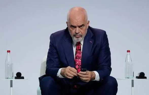 Shërbimet online, por administrata publike arrin në 185.4 mijë punonjës