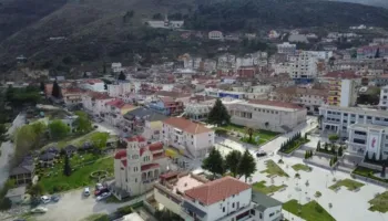 Sherr me sende të forta mes dy të rinjve në Tepelenë