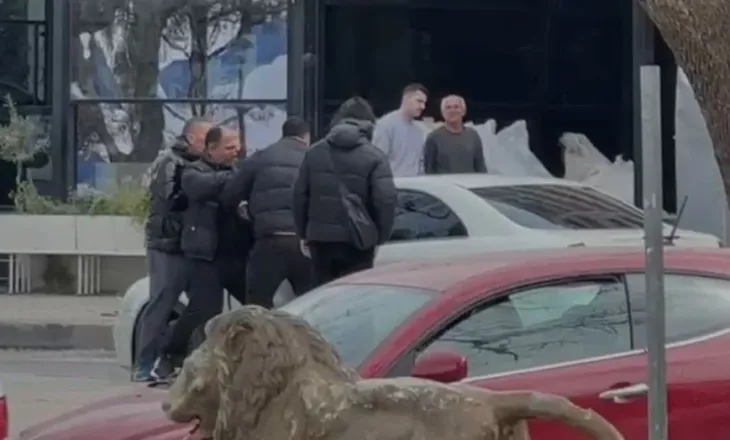 Sherr për parkimin, konflikti mes të rinjve në Ujin e Ftohtë përfundon me përplasje fizike