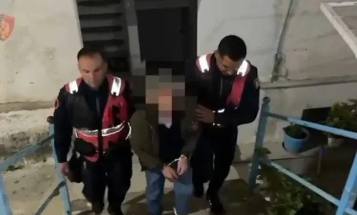 Sherr për tarracën/ Arrestohet 62-vjeçari në Sarandë, hyri në shtëpinë e fqinjëve dhe i kërcënoi me armë