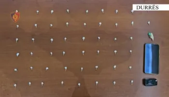 Shiste kokainë në Durrësit, kapet në flagrancë dhe vihet në pranga 36-vjeçari