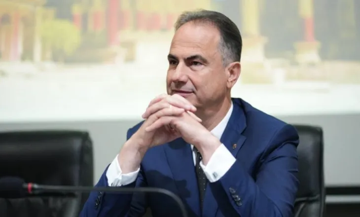 Shkarkimi i Prodës/ Boçi: Motivacion më të bukur s’kisha lexuar…Po të jesh i implikuar me krimin bën karrierë! Po Koçiu?