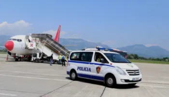 Shkatërroi me eksploziv një automjet në Bulqizë 8 vite më parë, ekstradohet nga Spanja 48-vjeçari