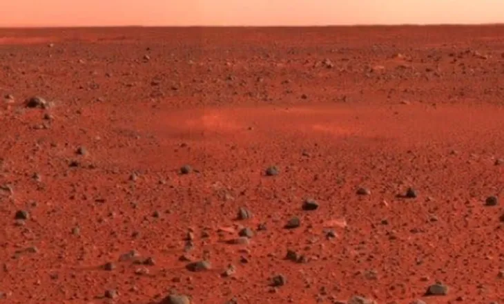 Shkencëtarët zbulojnë gurë të çmuar fluoreshentë të ngjashëm me rubinin në Mars