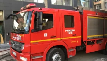 Shkrumbohet nga flakët banesa në Pogradec