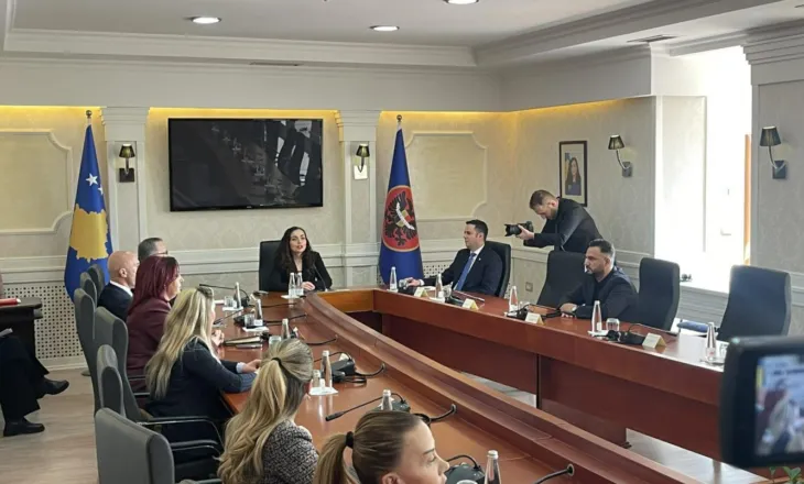 Shpalli zgjedhjet e parakohshme, Osmani takon krerët e partive për datën e zgjedhjeve! Kurti nuk shkon