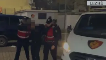 Shpërthimi me tritol ndaj makinës së agjentit të krimeve, arrestohet autori i dyshuar në Lezhë