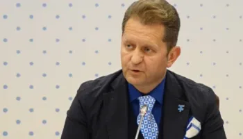 “Shqipëria ka nevojë për një debat të ri politik”/ Tryeza e Salianjit, Isufi: opozita duhet të jetë më shumë se një…