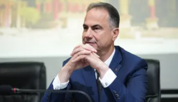 ‘Shqipëria ka rrëshqitur në autokraci elektorale’/ Boçi: Protestat pa ndërprerje, rruga për të sfiduar regjimin