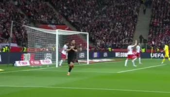 Shqipëria ndëshkohet në momentin më të mirë, Polonia barazon shifrat