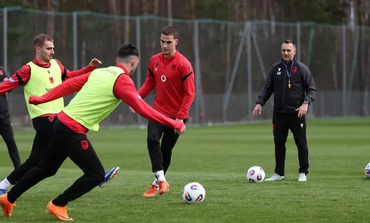 Shqipëria stërvitet në Varshavë/ Kombëtarja udhëton sot drejt Valencias, të martën miqësorja kundër Ukrainës