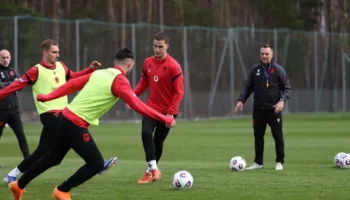 Shqipëria stërvitet në Varshavë, më pas udhëton drejt Valencias