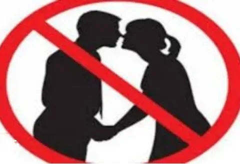 Shteti evropian që kishte dënim me vdekje për puthjen në publik