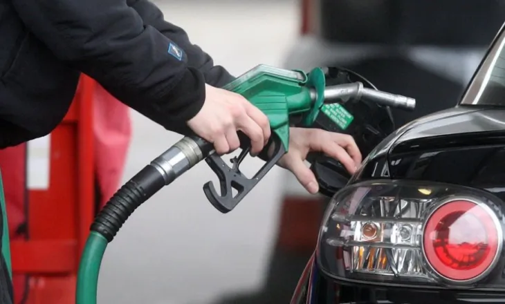 Shtrenjtohet sërish nafta/ Çmimi i pakicës arrin rreth 200 lekë për litër, rritet 6 lekë