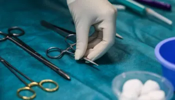 Shumica e kërkimeve shkencore bëhen te burrat – një problem i madh për gratë