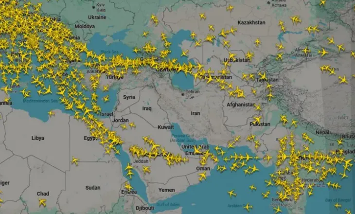 Si po ndikohet trafiku ajror nga sulmet në Gjirin Persik