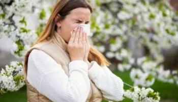 Si të lehtësoni alergjitë pa ilaçe dhe lot në sy, këto hapa do iu ndryshojnë pranverën