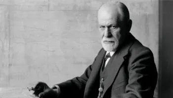 Sigmund Freud: Ne jetojmë për të tjerët… harrojmë kush jemi vërtetë!