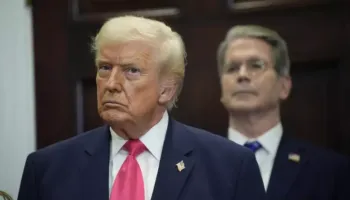 ‘Simbol i prosperitetit’ – Firma e Trump në $ amerikan, hera e parë për një president në detyrë