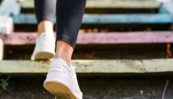 Simptoma e hershme e demencës – shihet kur ngjiteni shkallët