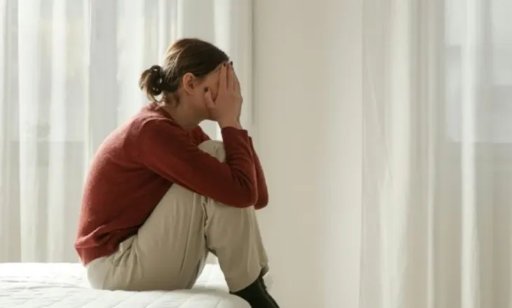 Simptomat e perimenopauzës në të tridhjetat për të cilat duhet të keni kujdes