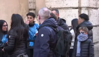 “Sindroma e turistëve”/ Studimi tregon pse njerëzit sillen keq kur janë me pushime