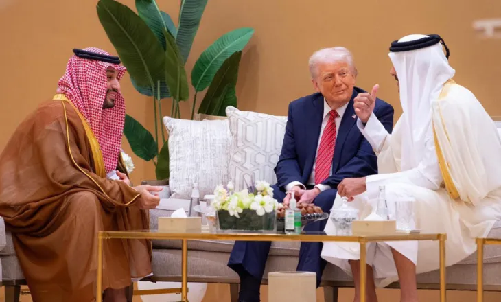 Sinjalet e një tjetër poshtërimi: Trump do t’u kërkojë vendeve arabe të financojnë luftën kundër Iranit?