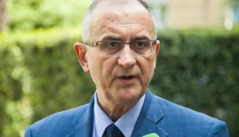 Sipas lugës së supës që u jep Rama, tufa me hajvanë mediatikë e cipëplasur, ka hallin e opozitës