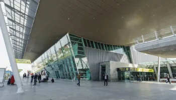 Situata e tensionuar në Lindjen e Mesme, ‘TIA’ pezullon fluturimet drejt Tel Avivit dhe Dubait