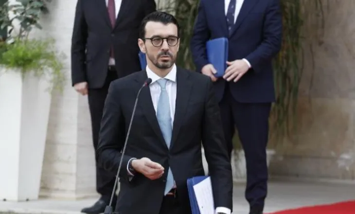 “S’ka Bord për çmimin e naftës”/ Ministri Karakaçi: Ngushtica e Hormuzit, jo problem për furnizuesit shqiptarë