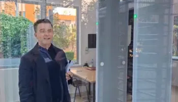 “S’ka shanse për në SPAK”! Shtyhet seanca për shpifje e Braçes në GJKKO, mungonte i padituri