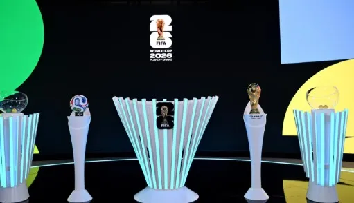 Skandal para ndeshjes play-off të Botërorit, skuadrës së njohur i grabisin mijëra euro në dhomat e zhveshjes.