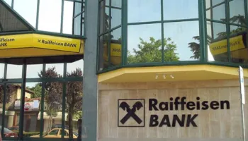 SKANDALI / Raiffeisen Bank ndërtoi 70 m2 pa leje në mes të Tiranës, vendimi i gjykatës (FOTO)