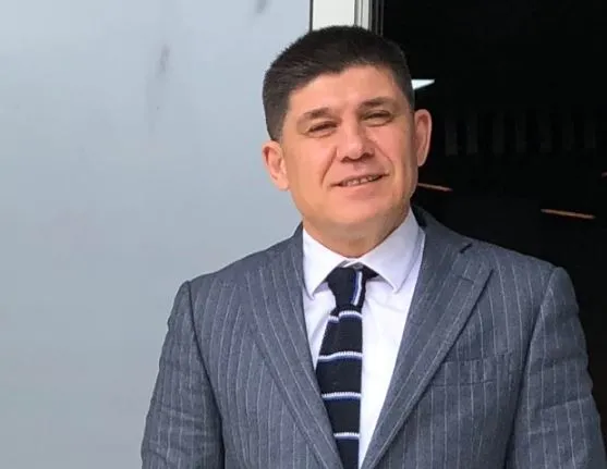 Socialistët refuzuan heqjen e mandatit për Ballukun, ish-prokurori: PS tejkaloi Venecian, Ulsiu e lexoi raportin si…