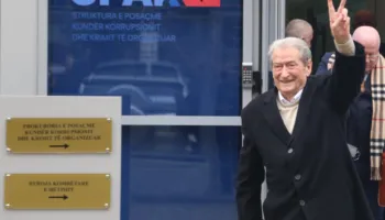 Sondazhi: 40% e shqiptarëve mendojnë se Berisha ka ende kontroll mbi drejtësinë