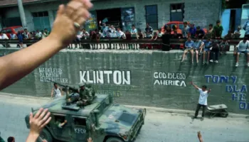 Sot 27 vite më parë, NATO nisi bombardimet mbi forcat serbe, momenti që ndryshoi rrjedhën e luftës në Kosovë